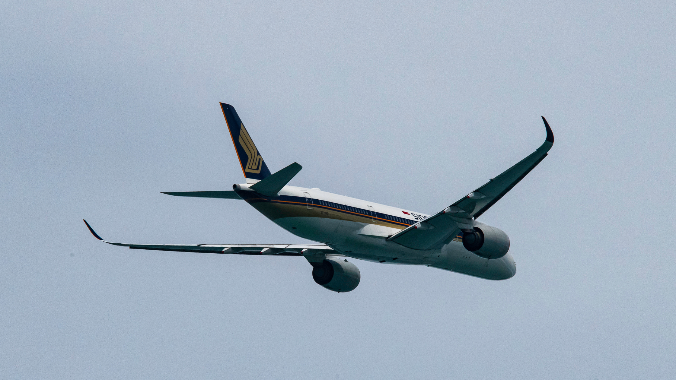 Singapore Airlines’ Passenger Traffic Soars 3X in March 2023: What Investors Should Know