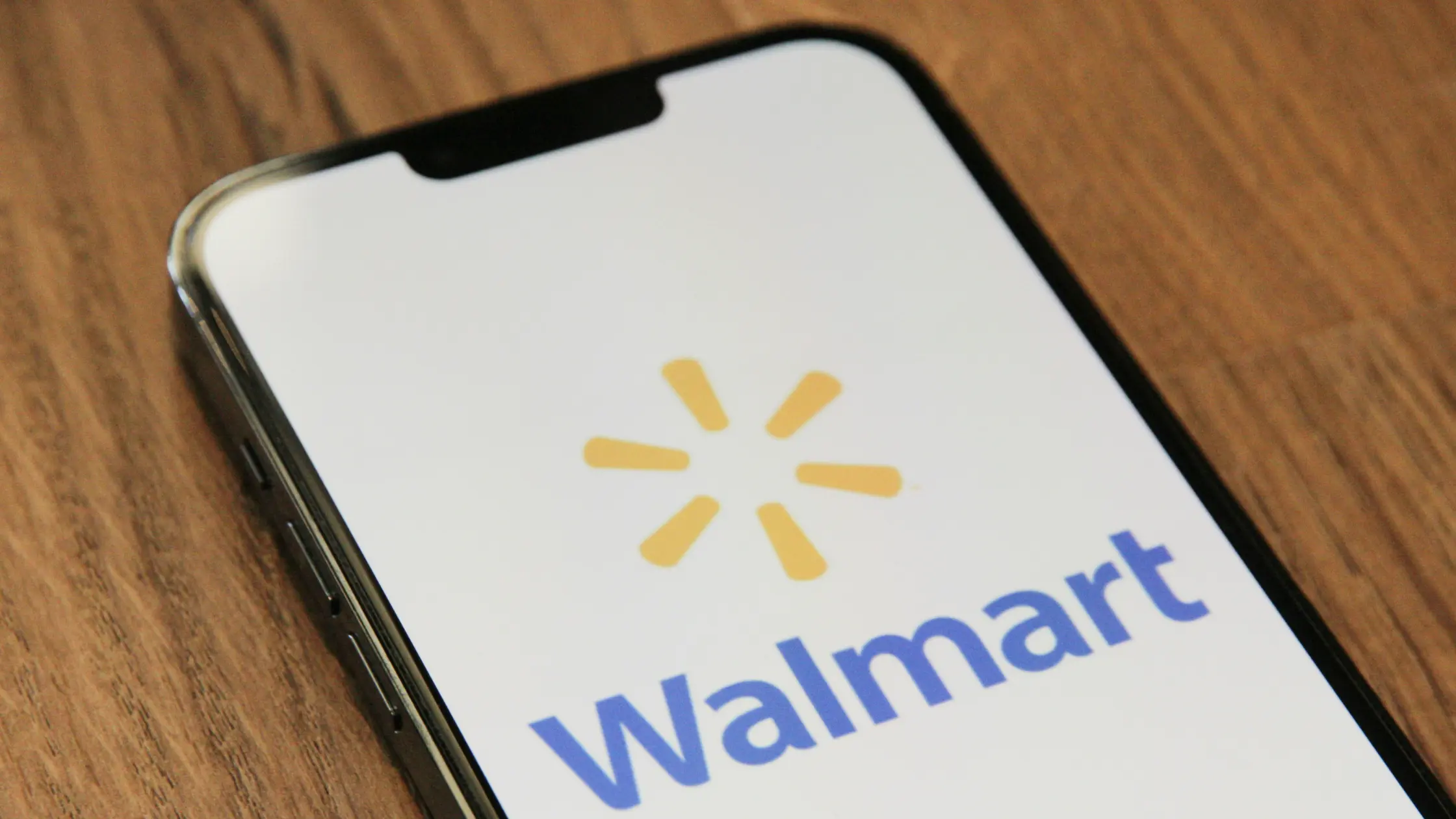 Walmart Surges Ahead: 5 Key Investment Insights Following Stellar Q1 Earnings